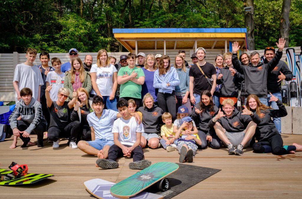 CWBS unterstützt zwei Kölner Kinderheime: Erfolgreicher Schnupperkurs Wasserski